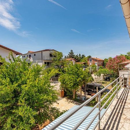 Apartment Neven Привлака Экстерьер фото